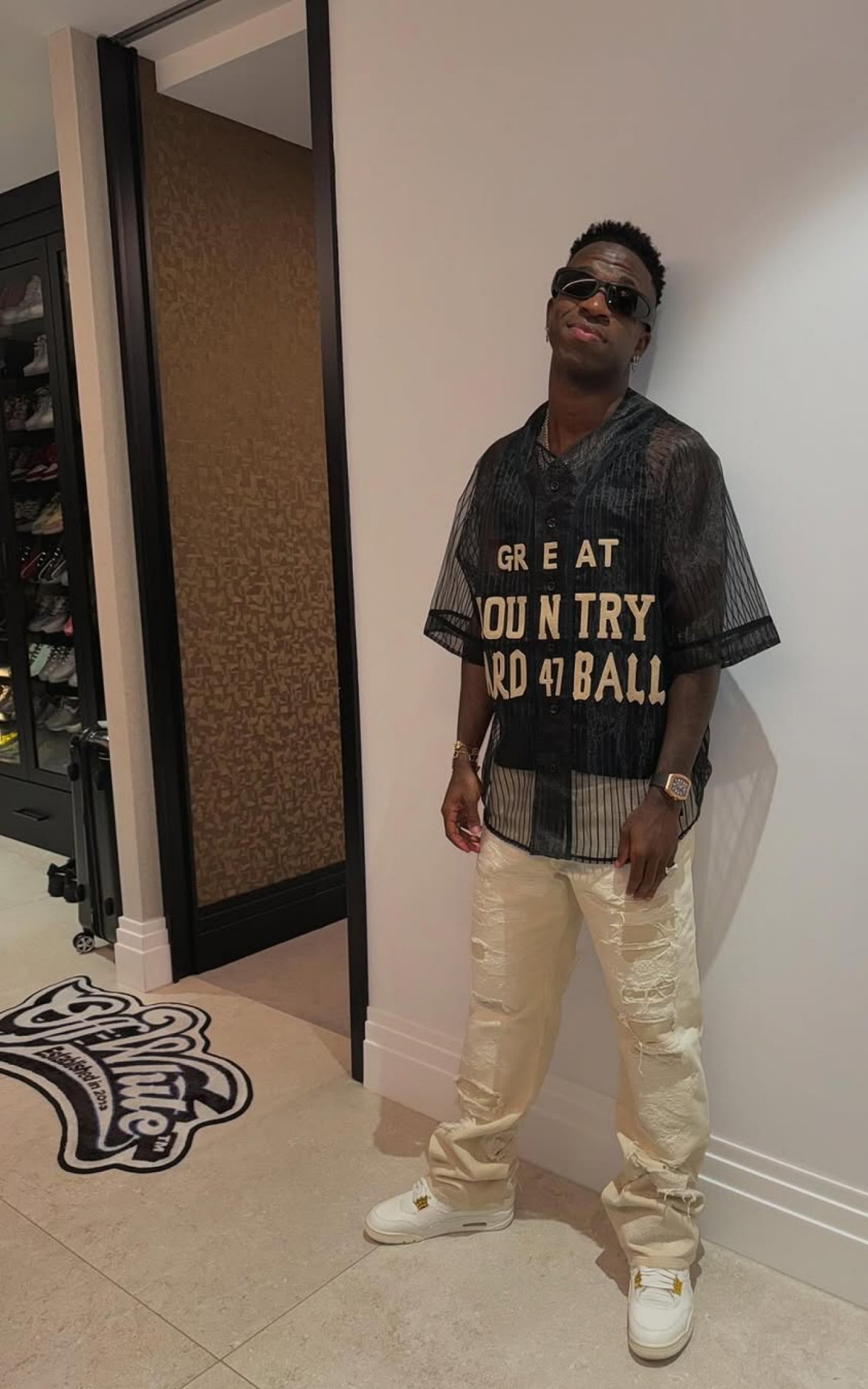 Vini Jr. em sua casa de Madri - Reprodução/Instagram