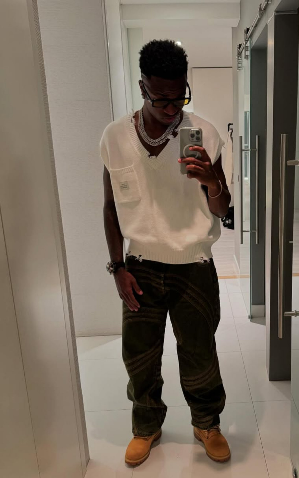 Vini Jr. em sua casa de Madri - Reprodução/Instagram