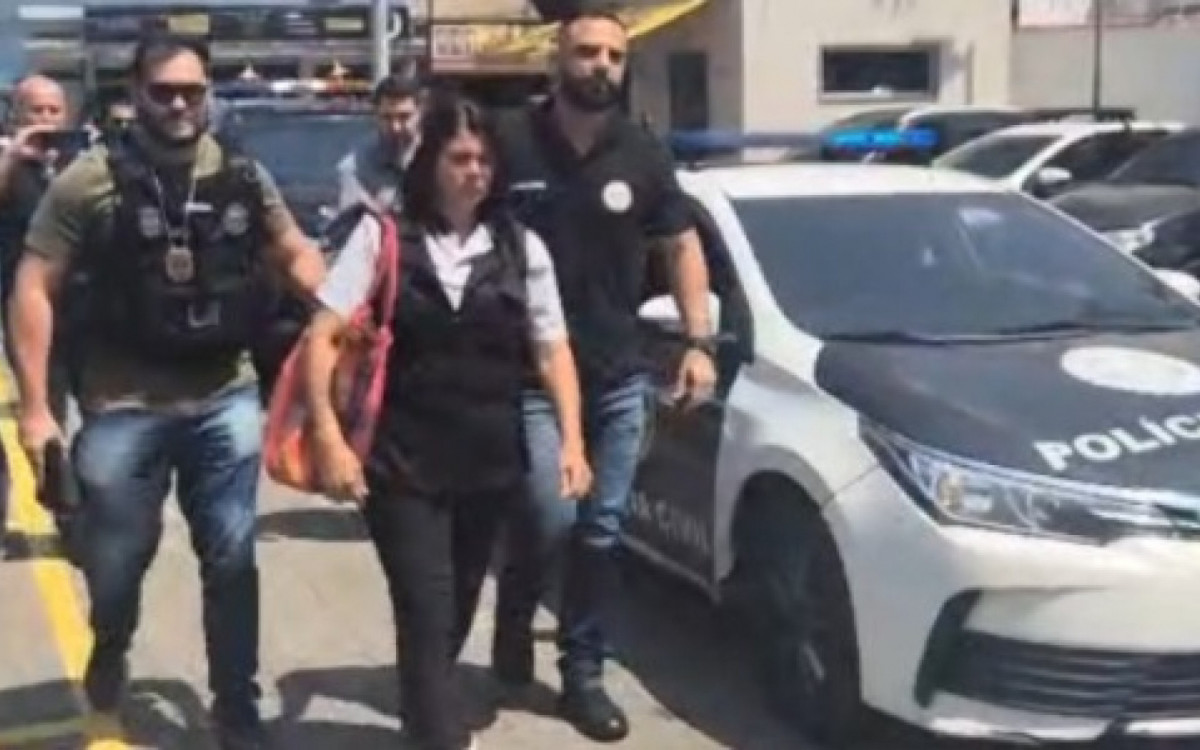 Michele Paiva da Silva foi presa por suspeita de envolvimento na morte do pai