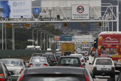 Carro é o principal meio de transporte para o trabalho, diz Censo