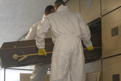 Estudante contratou 'serial killer' para matar pai envenenado em Caxias, diz investigação