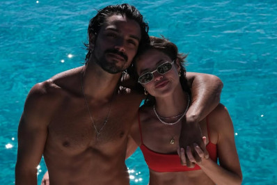 Agatha Moreira e Rodrigo Simas aproveitam dia de praia na Itália