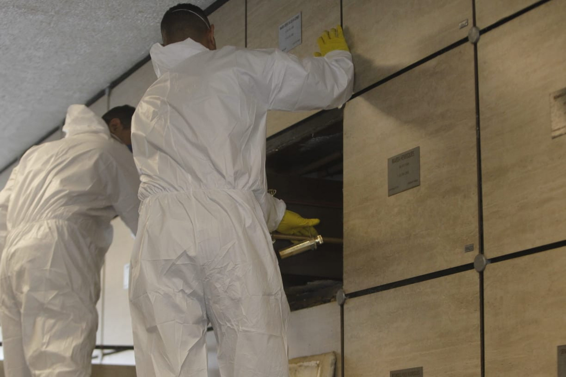 Polícia Civil realiza exumação de corpo de Neil Corrêa da Silva no Cemitério Memorial do Rio - Reginaldo Pimenta / Agência O Dia