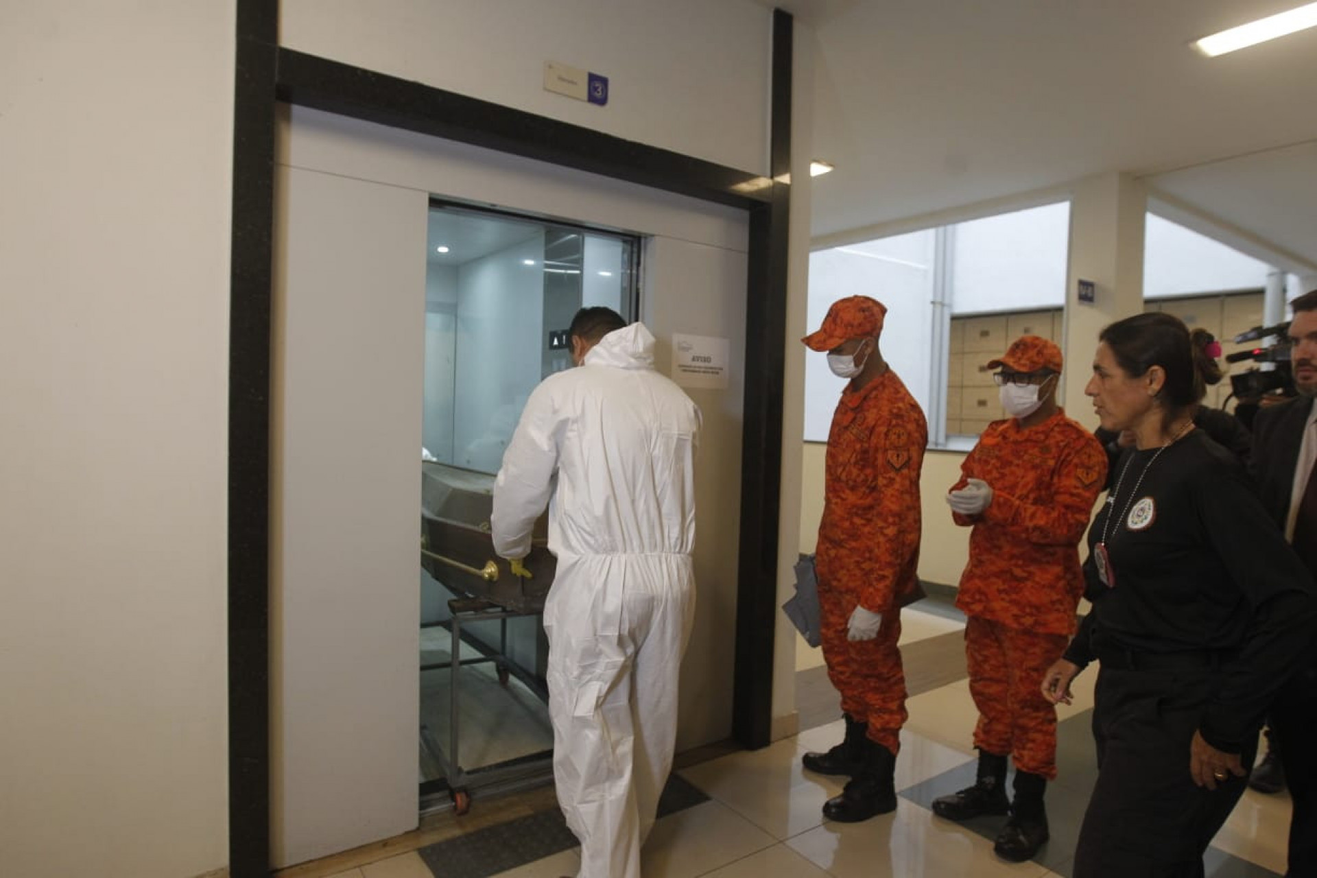 Polícia Civil realiza exumação de corpo de Neil Corrêa da Silva no Cemitério Memorial do Rio - Reginaldo Pimenta / Agência O Dia