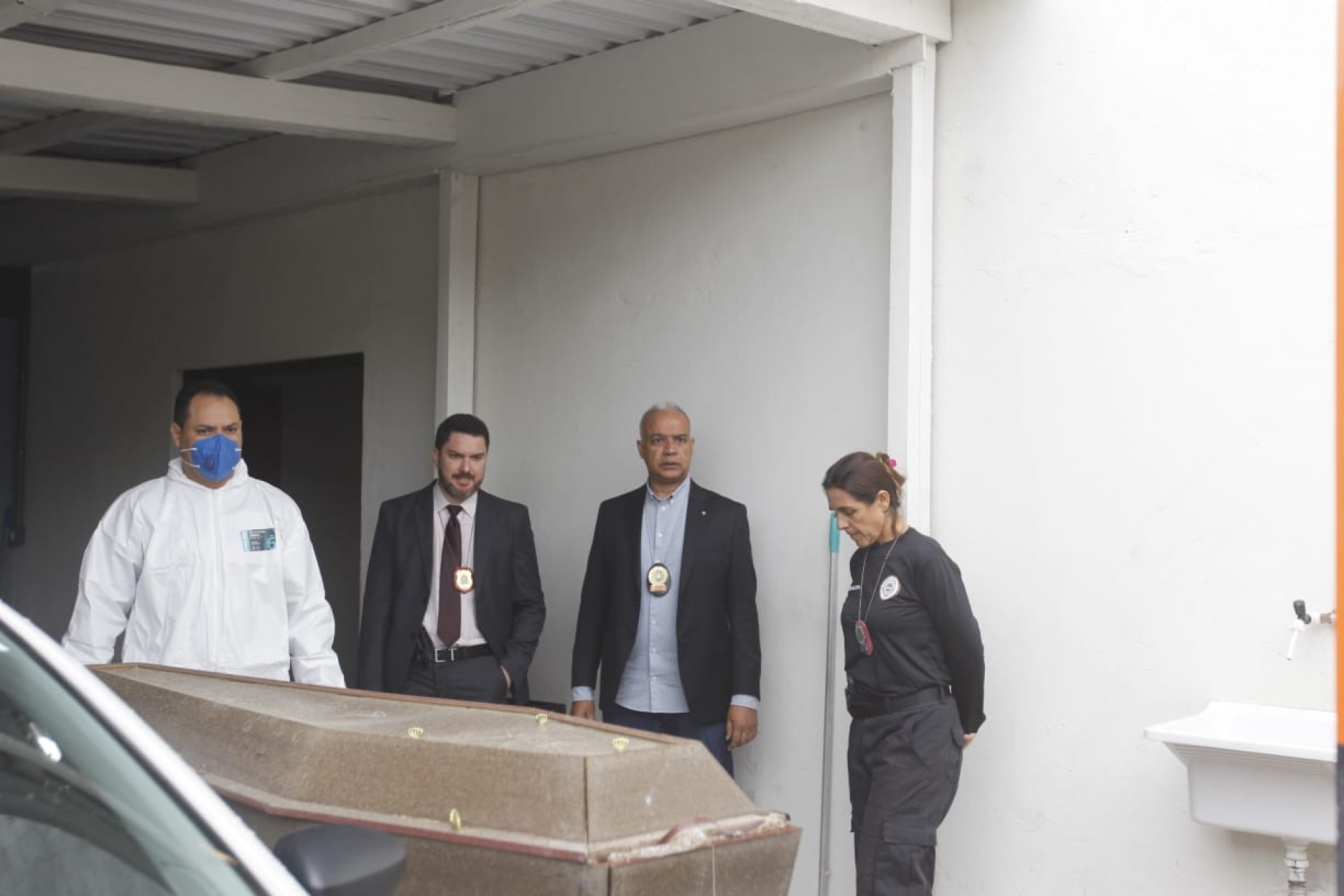 Polícia Civil realiza exumação de corpo de Neil Corrêa da Silva no Cemitério Memorial do Rio - Reginaldo Pimenta / Agência O Dia