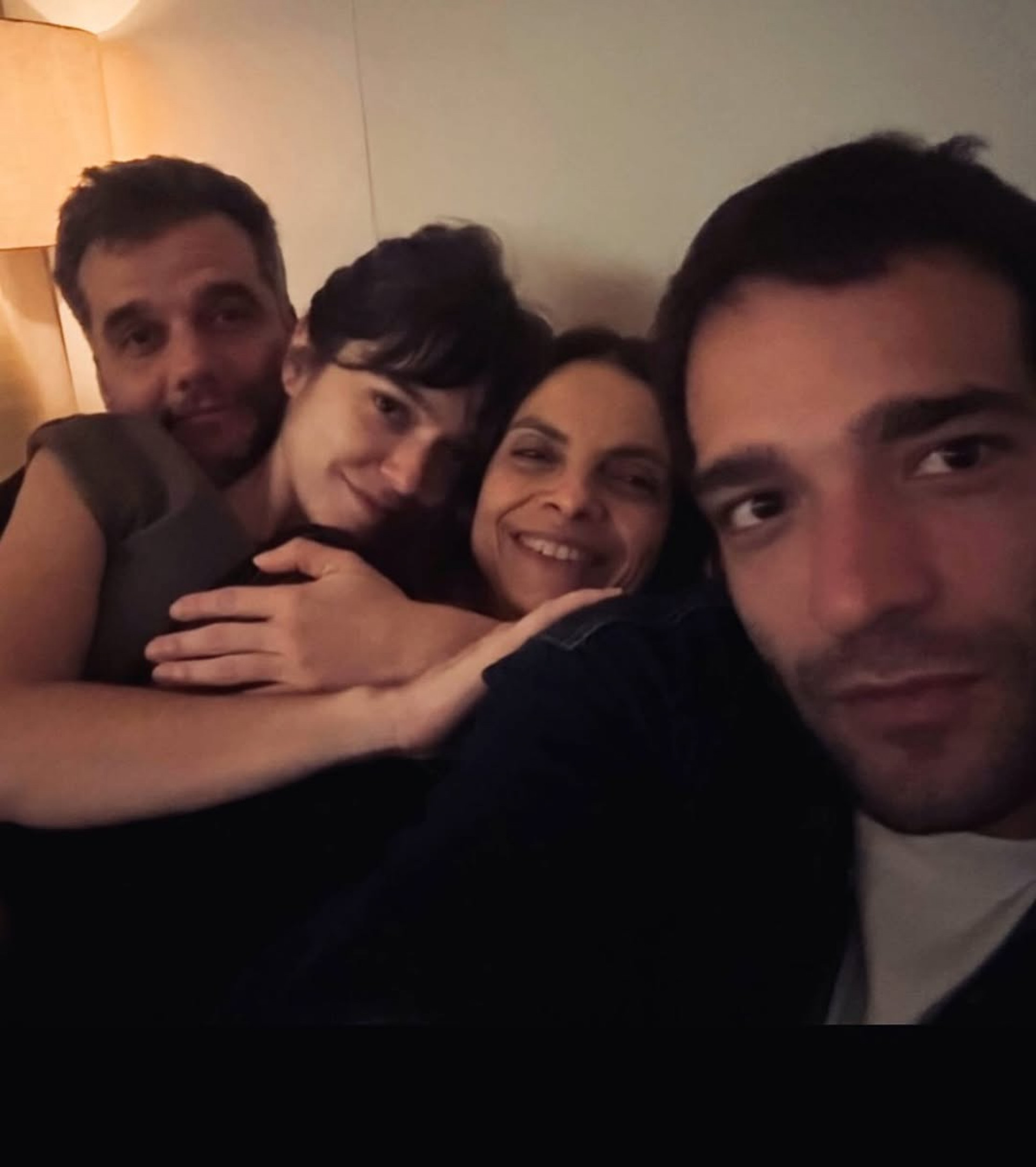 Humberto Carrão, Wagner Moura, Bella Camero e Vanessa Cardoso - Reprodução / Instagram