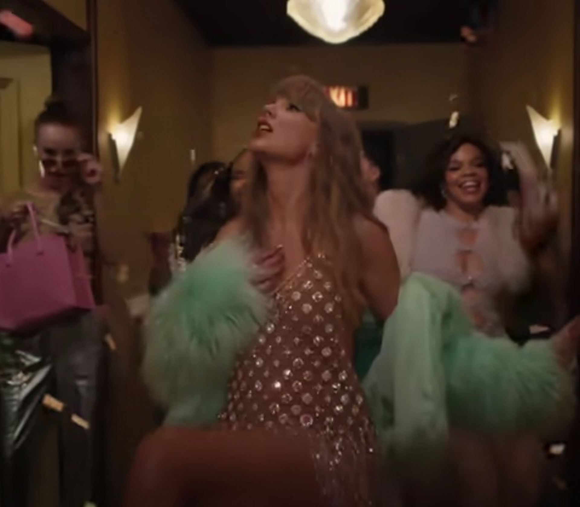 Taylor Swift em clipe de 'The Fate of Ophelia' - Reprodução de vídeo