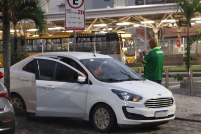 Texto aditivo de nova lei de estacionamento busca proteger guardadores regulamentados