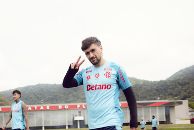 Arrascaeta rechaça crise no Flamengo durante Data Fifa: 'Momento de acreditar'