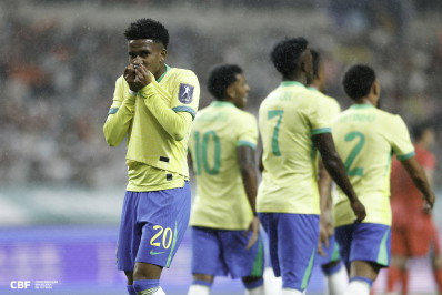 Casemiro pede calma com Estêvão na Seleção: 'Não pode colocar pressão'