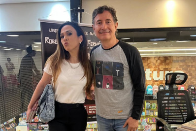 Tatá Werneck se encontra com filho de Roberto Bolaños