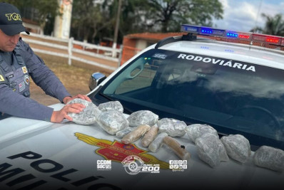 Mulher é presa por tráfico de drogas enquanto viajava com um filho de 3 anos e outro de 7 meses