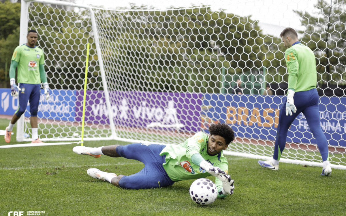 Hugo Souza em treinamento