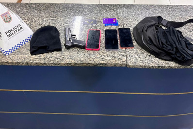 Dupla é presa depois de assaltar passageiros de ônibus na Zona Norte