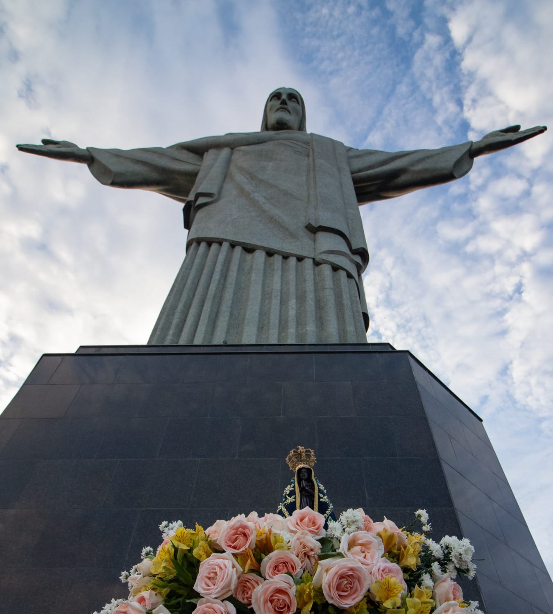 Imagem de Nossa Senhora Aparecida ficou exposta no Cristo Redentor - Érica Martin / Agência O Dia