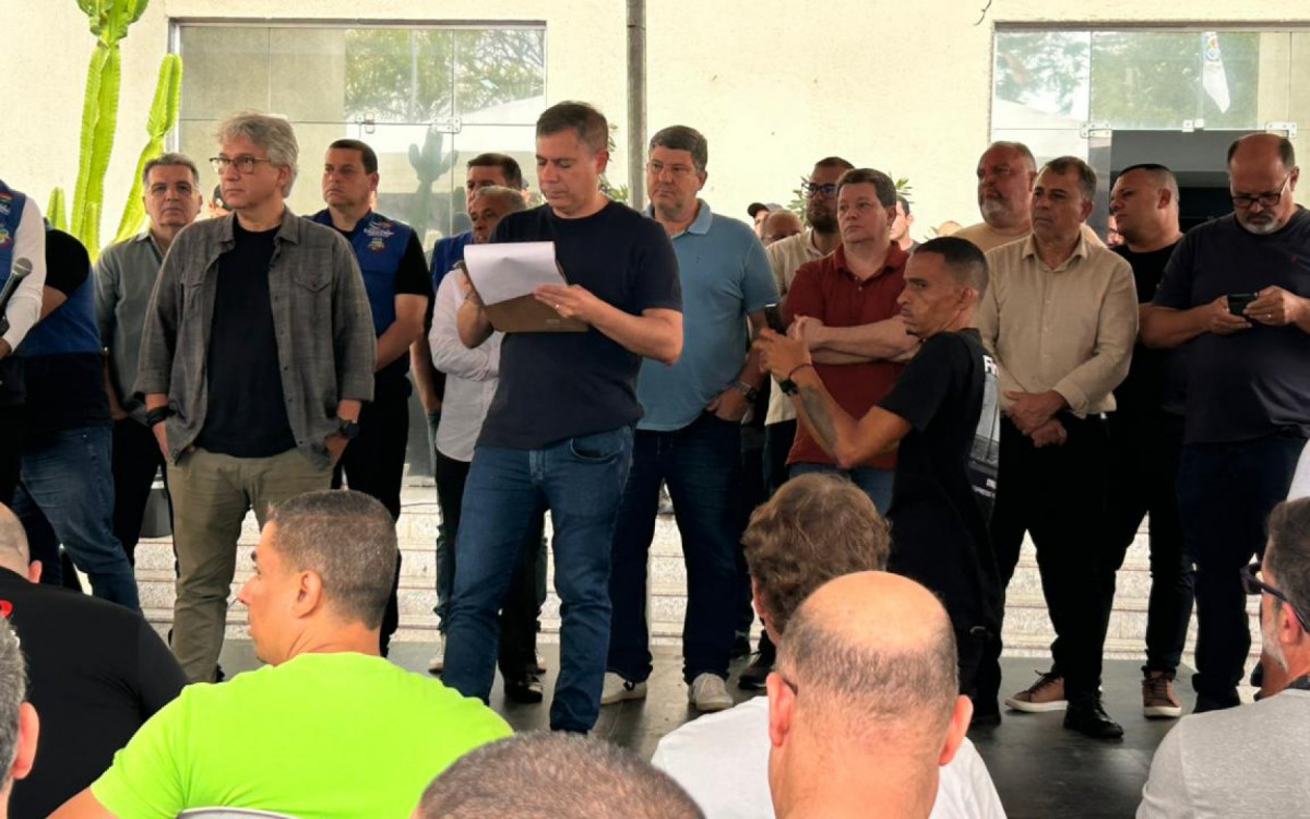 Prefeito Dr Serginho (PL) se reúne com motoristas da categoria e outras autoridades