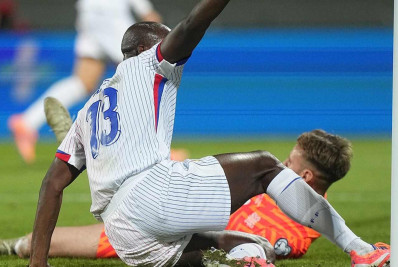 Em jogo de quatro gols, França empata com a Islândia pelas Eliminatórias