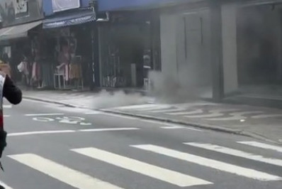 Vídeo: fumaça em bueiro assusta moradores de Bangu