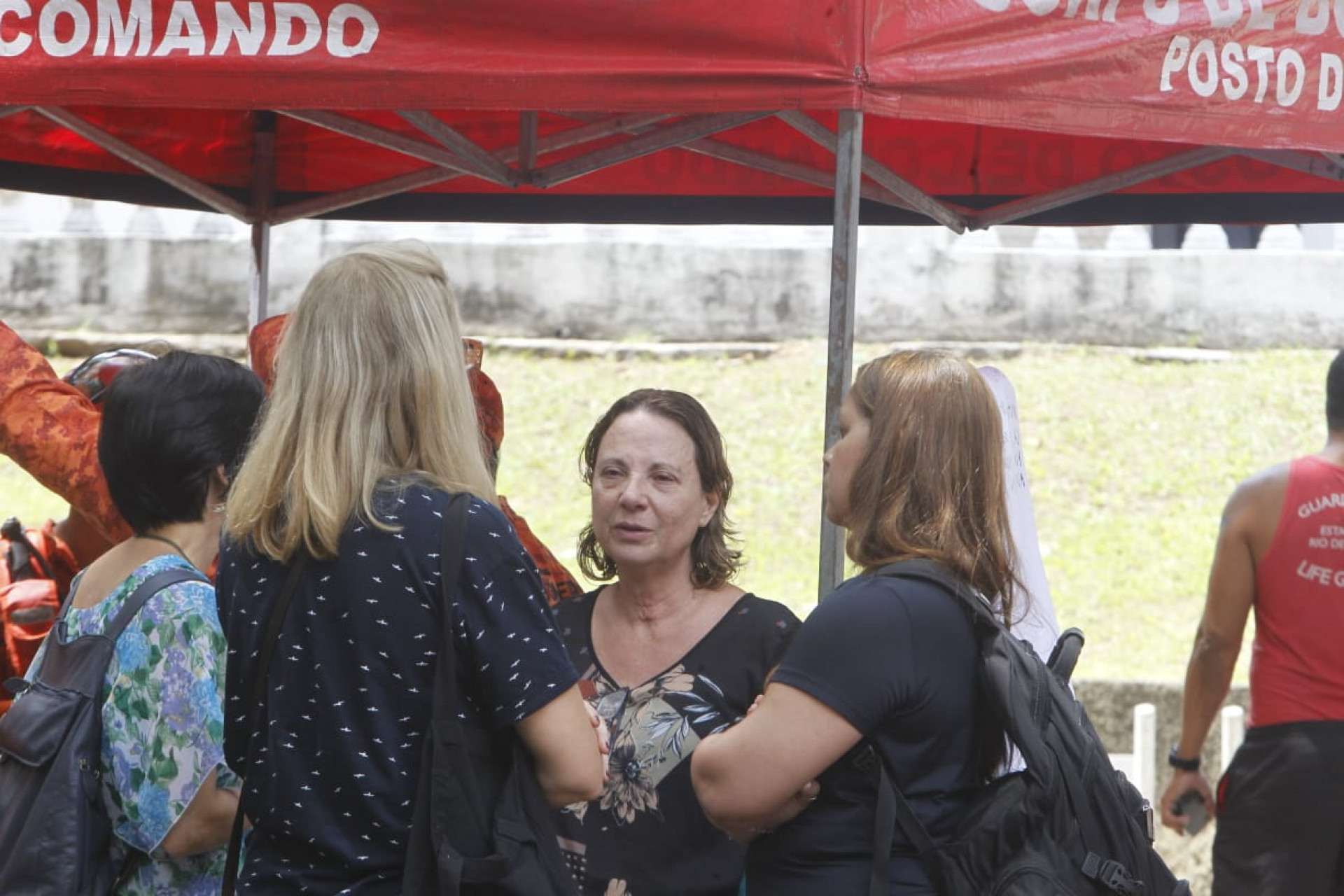 Família do idoso acompanha as buscas  - Reginaldo Pimenta / Agência O Dia