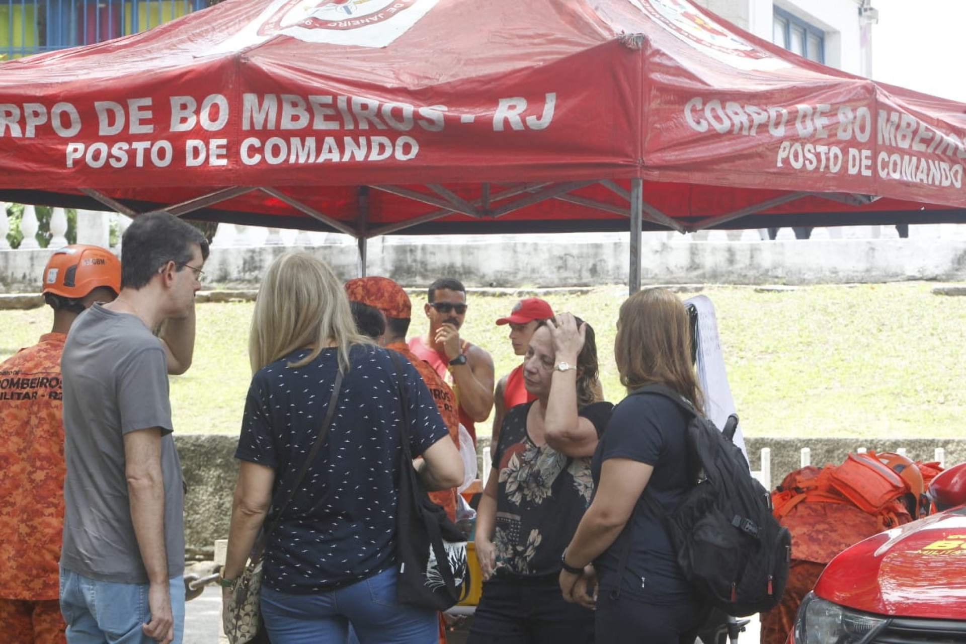 Família do idoso acompanha as buscas  - Reginaldo Pimenta / Agência O Dia