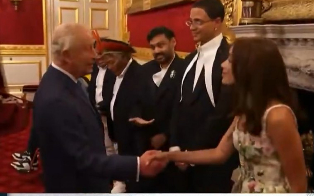 Anitta se encontra com rei Charles III durante evento na Inglaterra