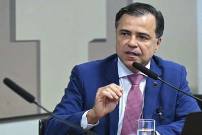 Com os subsídios, tarifas de energia vão continuar crescendo muito, diz diretor da Aneel