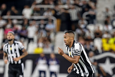 Marlon analisa ano do Botafogo e ressalta: 'Não pode destruir aquilo que foi construído'