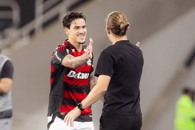 Filipe Luís exalta Pedro após vitória do Flamengo: 'Deu tudo pela equipe'