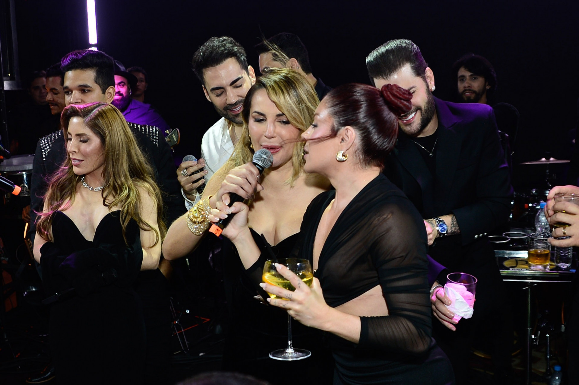 Convidados sobem ao palco - Eduardo Martins/Brazil News