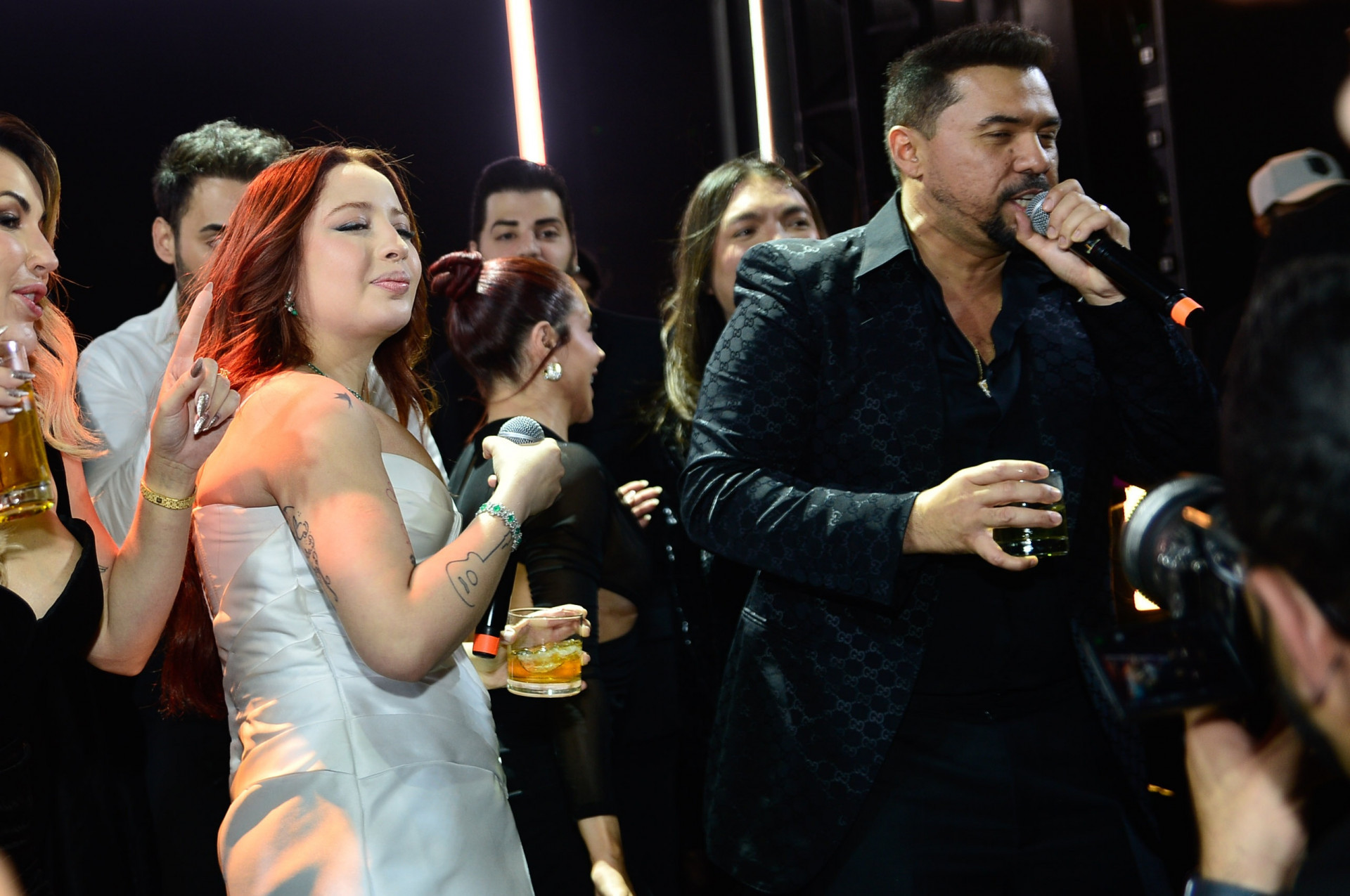 Convidados sobem ao palco - Eduardo Martins/Brazil News