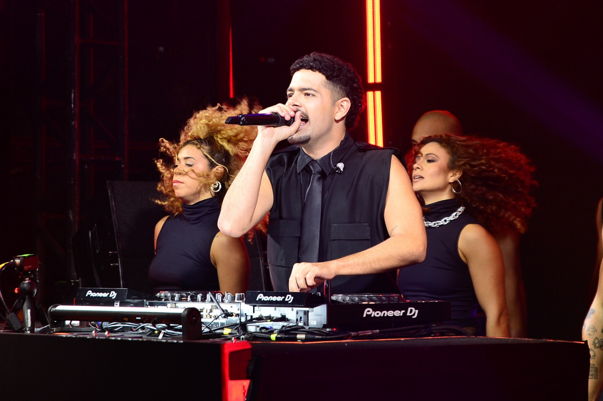 Pedro Sampaio fez show na festa do casamento - Eduardo Martins/Brazil News