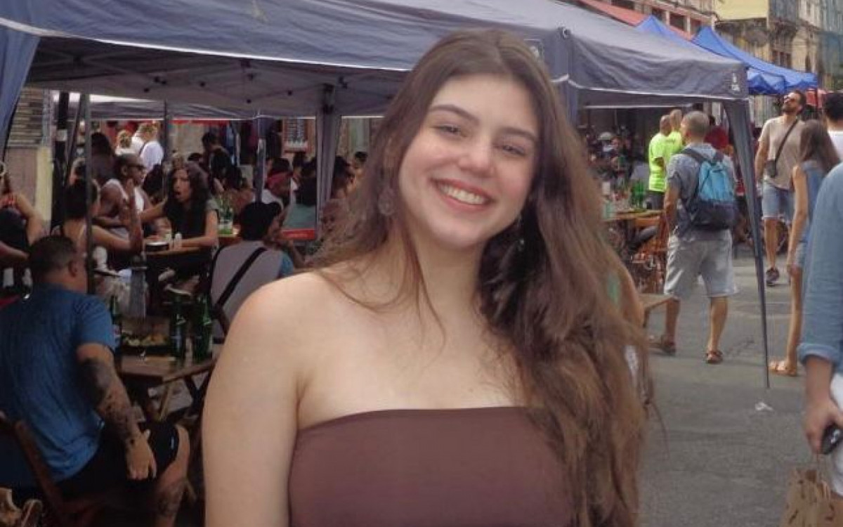 Amanda Piloni E&ccedil;a, de 23 anos, est&aacute; desde 2020 em busca de uma vaga em Medicina atrav&eacute;s do Enem - Arquivo pessoal