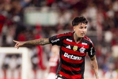 Volta de Pulgar reabre briga por vaga no meio do Flamengo: 'Fez muita falta'