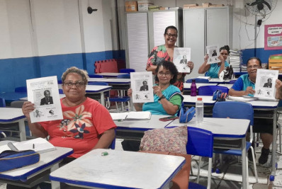 Turmas do EJA de escola em Vista Alegre produzem jornal e homenageiam professores