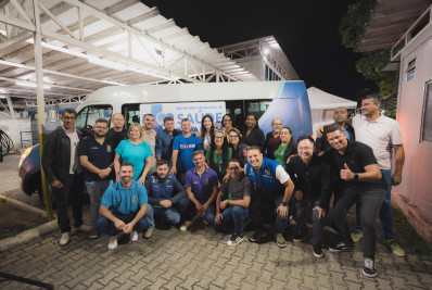 Furlani reforça prioridade na saúde com entrega de van para transporte de pacientes da UPA