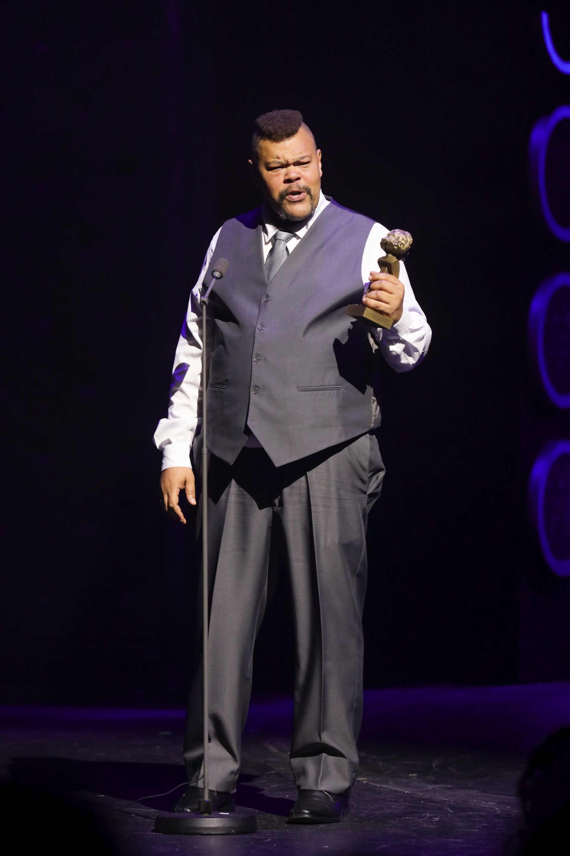 Babu Santana ganha prêmio de Melhor Ator Coadjuvante em Peça de Teatro - Lucas Ramos/Brazil News