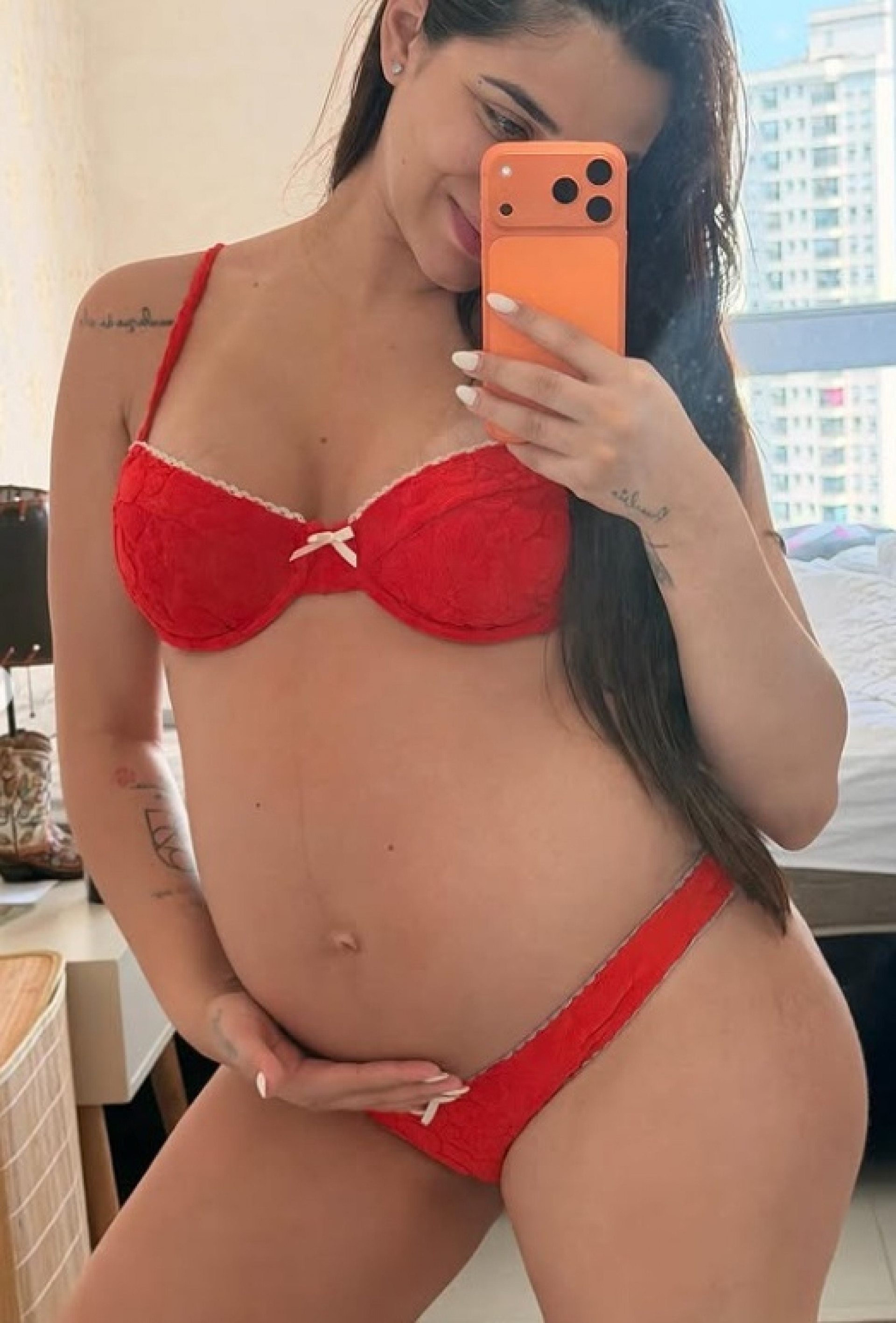 Key Alves exibe barrigão pelo espelho - Reprodução/Instagram