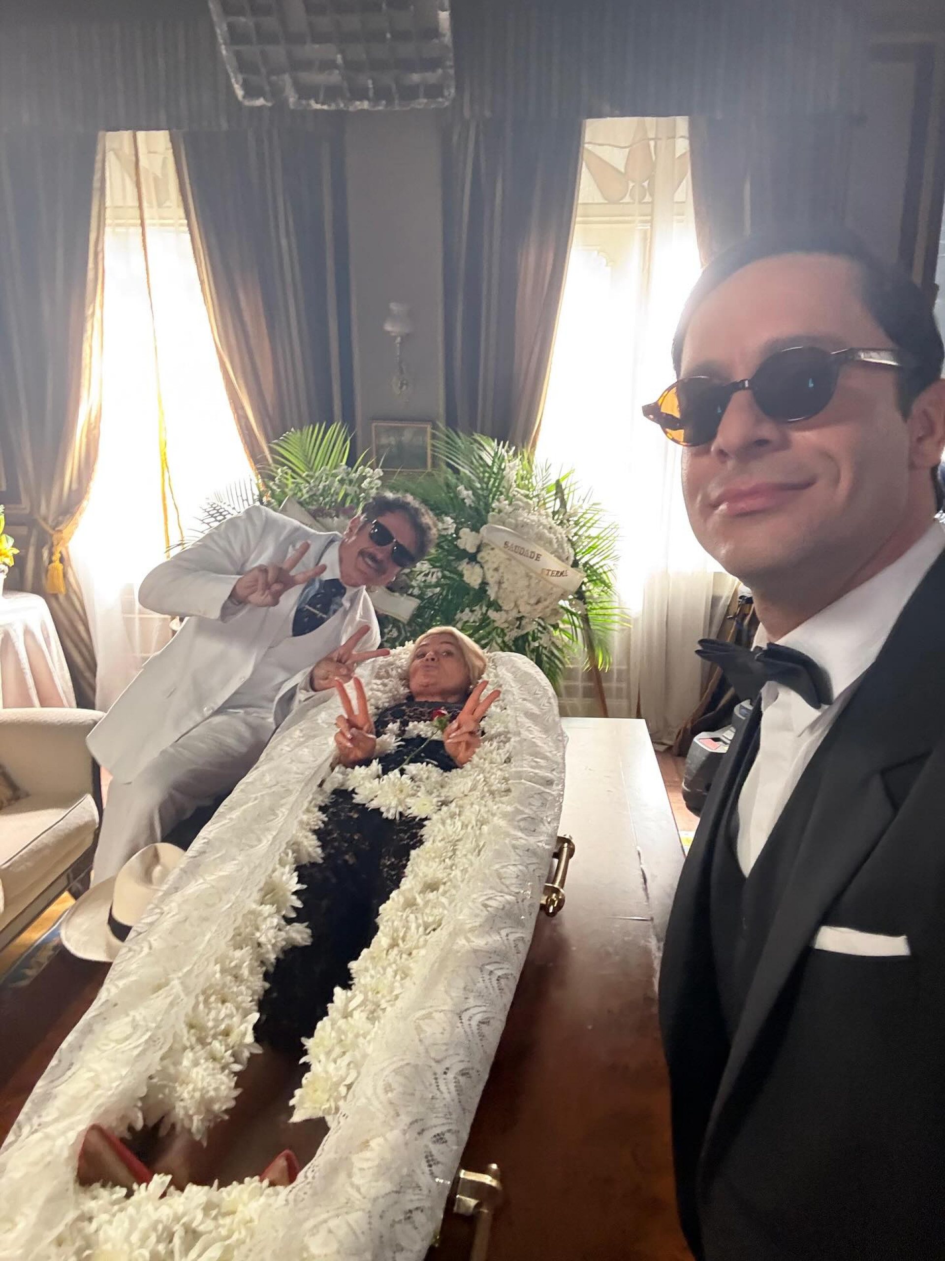 Flávia Alessandra detalha desafios de gravar cena em caixão em 'Êta Mundo Melhor!' - Reprodução / Instagram