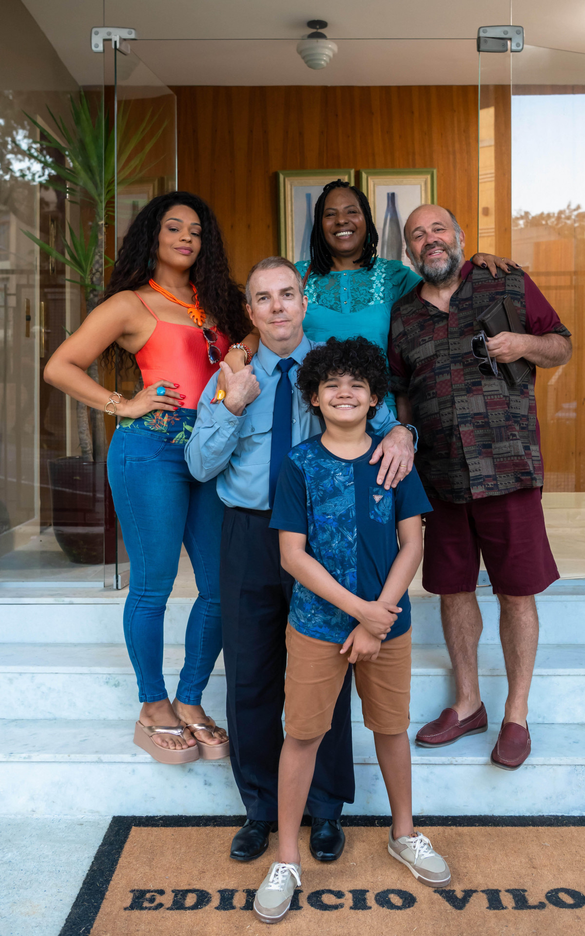 Rivaldo (Augusto Madeira), Cristiano  (Davi Luis Flores), Alaíde (Juliana Alves), Chica (Rejane Faria) e Célio (Otavio Muller) em 'Três Graças' - Globo/ Estevam Avellar