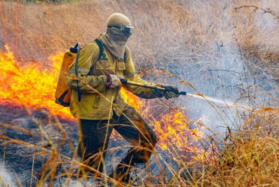 Raios provocam incêndio na Chapada dos Veadeiros