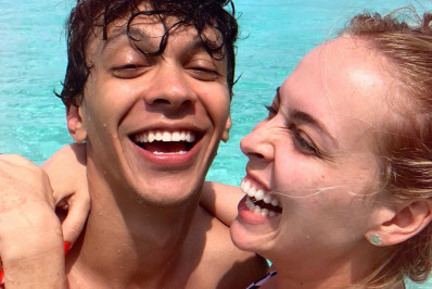 Tata Estaniecki e Júlio Cocielo apagam sobrenomes após separação