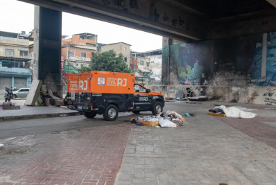 Duas pessoas em situação de rua são mortas a tiros ao lado da estação do metrô de Irajá