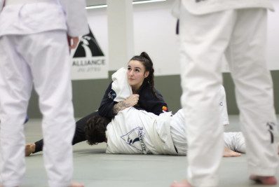 Jiu-Jitsu feminino ganha força com o trabalho de Lívia Compiani na Alliance