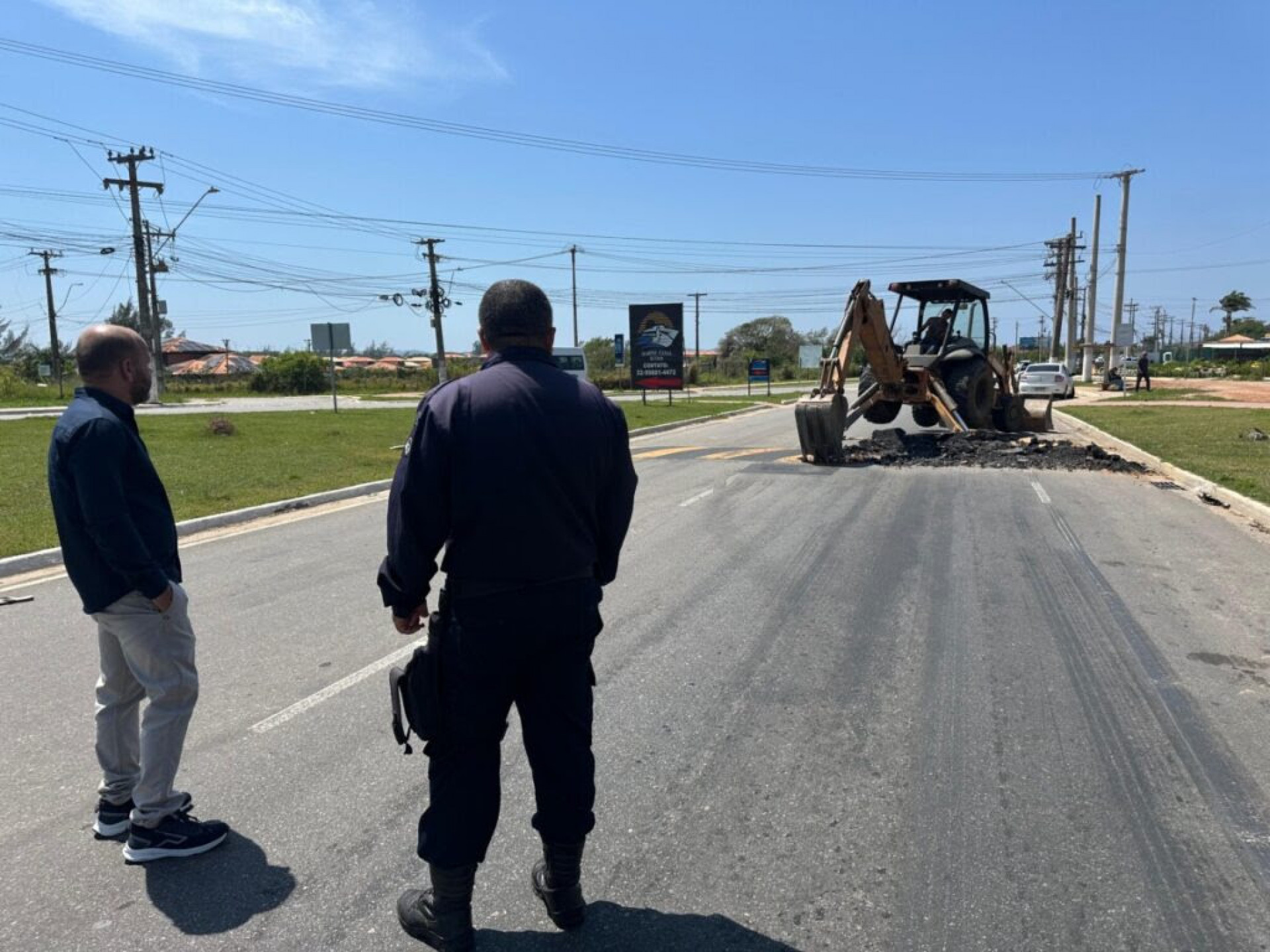 Remoção de quebra-molas instalado na RJ-102 - Ascom