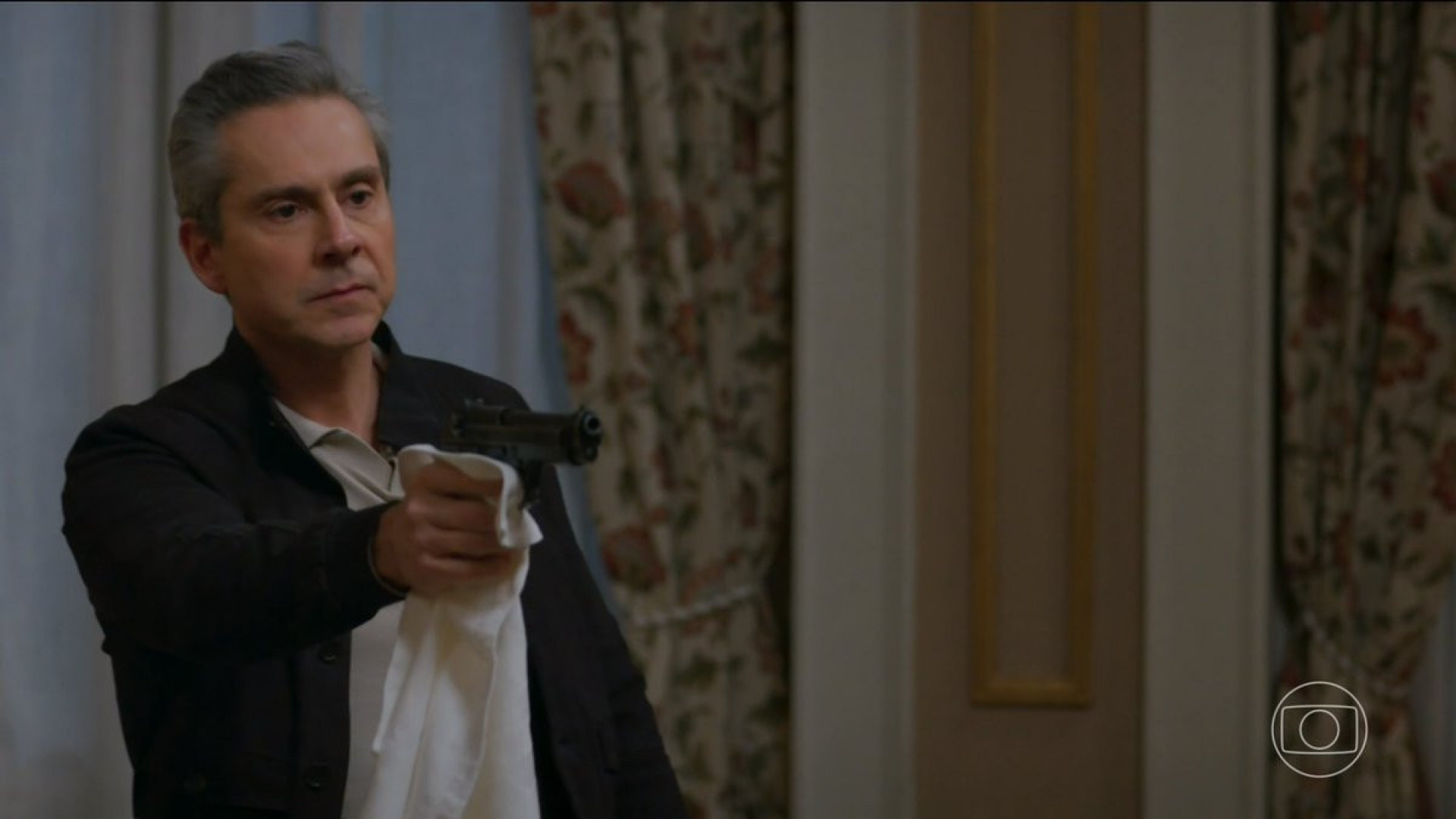 Marco Aurélio atirou em Odete Roitman no remake  - Reprodução/TV Globo