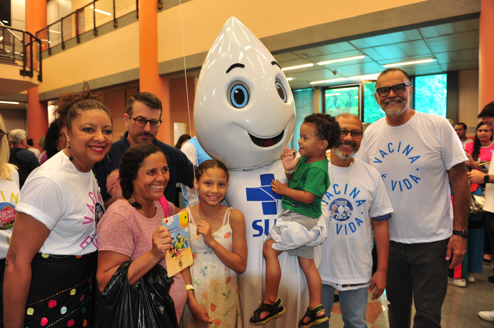 Fiocruz vacinou crianças, adolescentes e adultos no dia D de multivacinação - Peter Ilicciev/Fiocruz