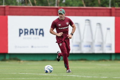 Sem Acosta, Fluminense inicia trabalhos para clássico contra o Vasco
