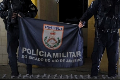 PM prende homens e apreende adolescente por tráfico de drogas na Ladeira das Palmeiras