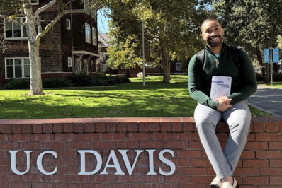 Gil do Vigor celebra aprovação em qualificação de PhD: 'Eu achei que era apenas um impostor'