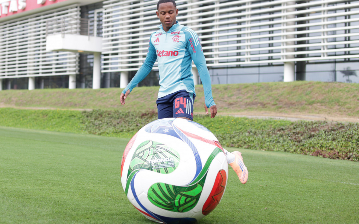 Wallace Yan em treino do Flamengo